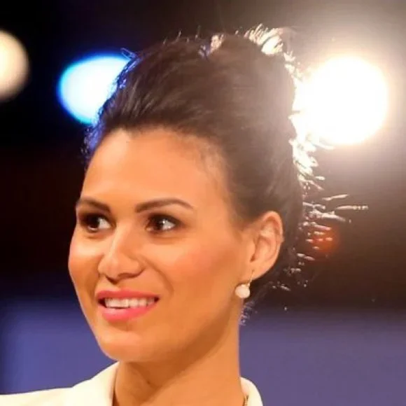 Stella & Dot | Retired Isla White Delicate Drop Dangle Earrings - Picture 8 of 10